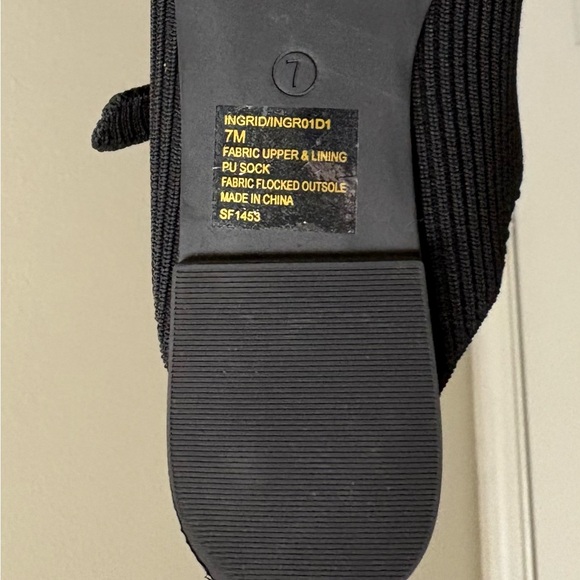 Steve Madden Slip On Shoes - Picture 2 of 9